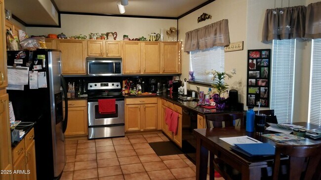 Building Photo - 860 N Madrid Ln