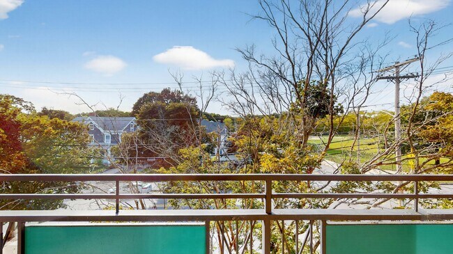 Building Photo - 525 Highland Ave