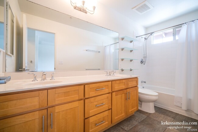 Building Photo - Immaculate, Move In Ready, Fully Upgraded,...