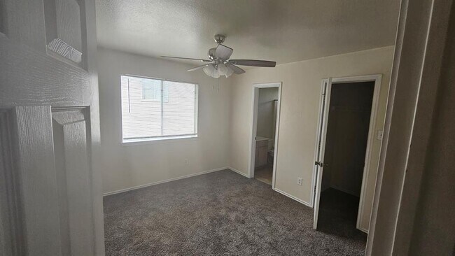 Building Photo - 844-846-846 Sagewood Trail