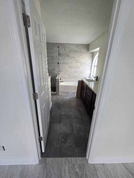 Building Photo - 11804 Wildfire Way