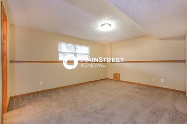 Building Photo - 18412 E Blackhawk Trail