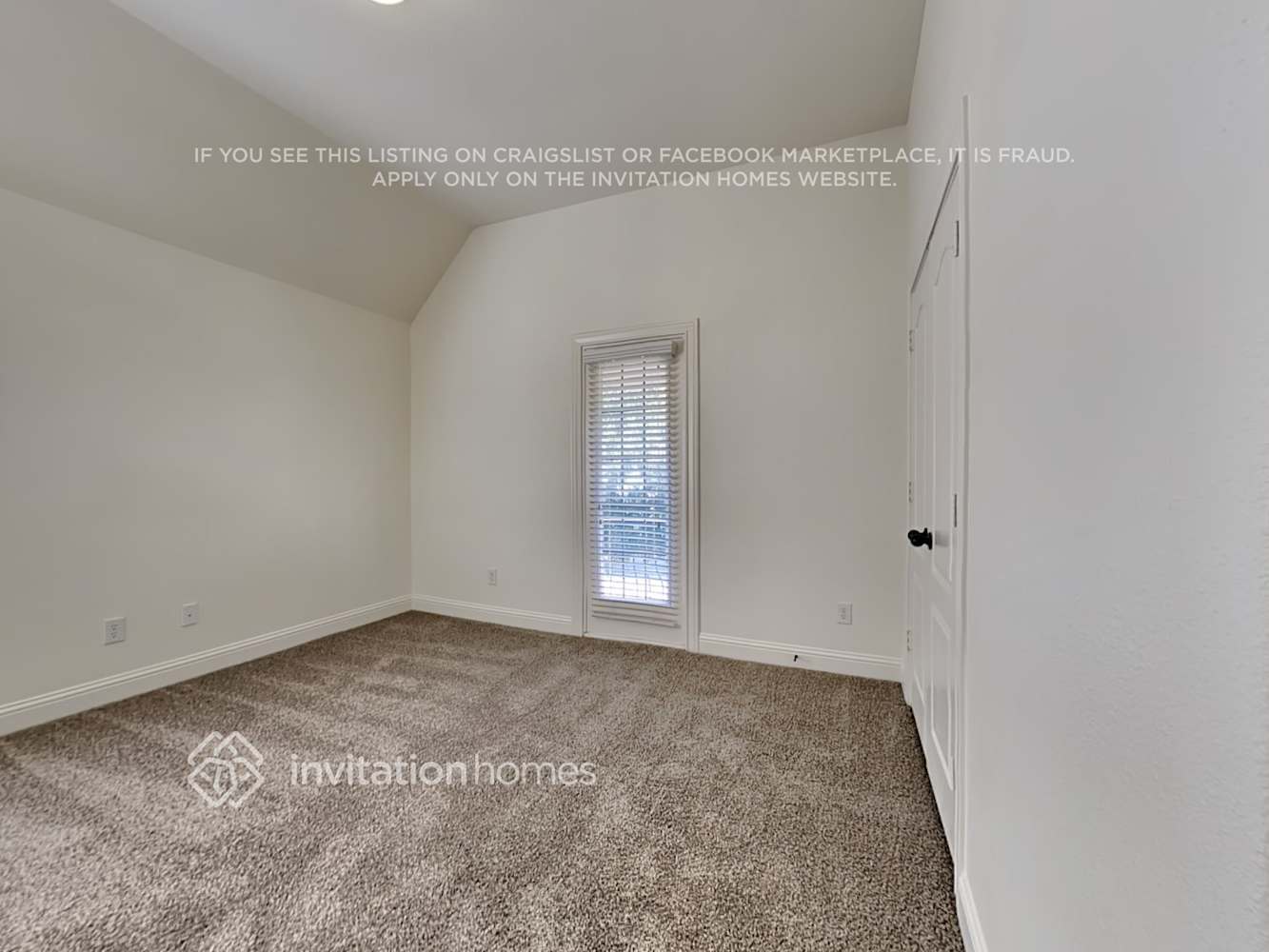 Building Photo - 2449 Sunderland Ln