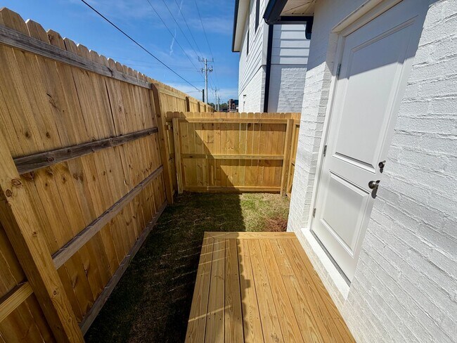 Building Photo - New Construction Rental Move In Ready April 1