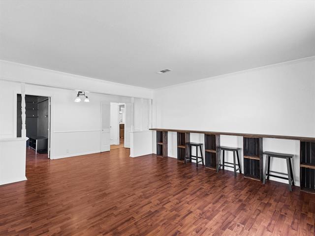 Building Photo - 108 N Baker St