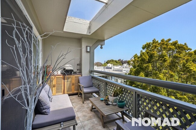 Building Photo - Inviting 4BR Urban Oasis in Central SF – V...