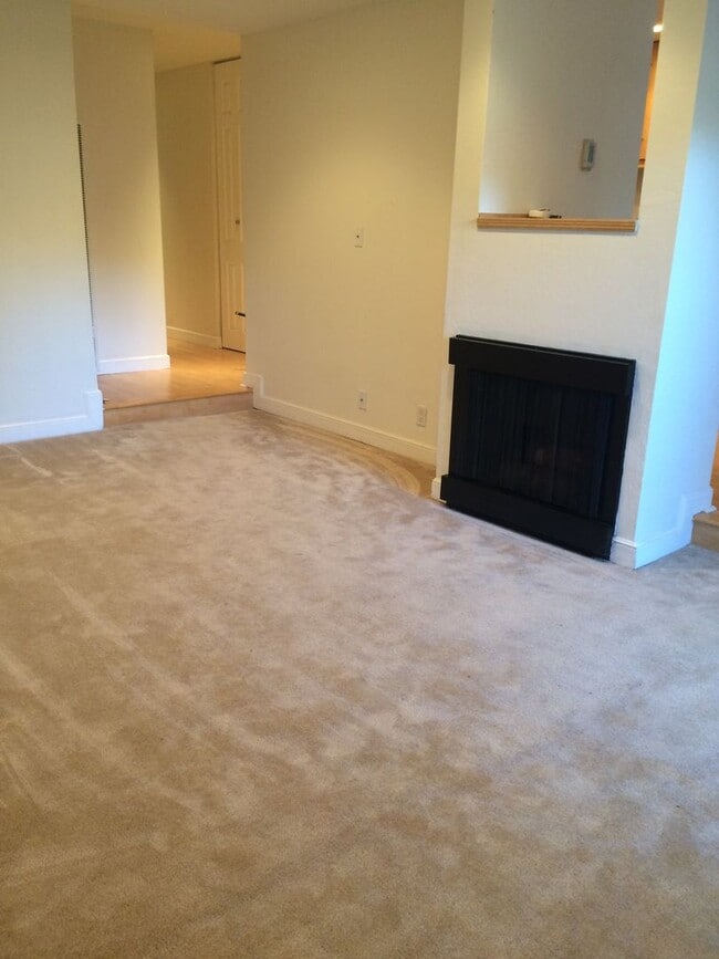 Building Photo - 2 Bedroom 2 Bath Downtown Walnut Creek