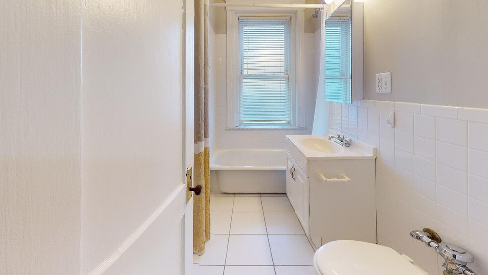 Building Photo - 1 Gray St