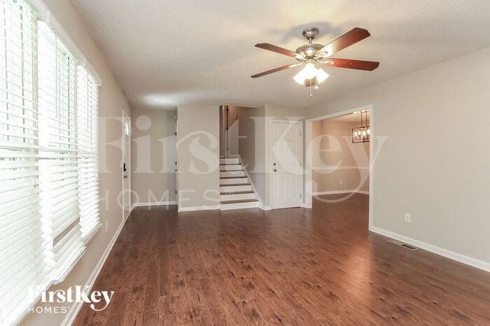 Building Photo - 103 Ivy Ln SE