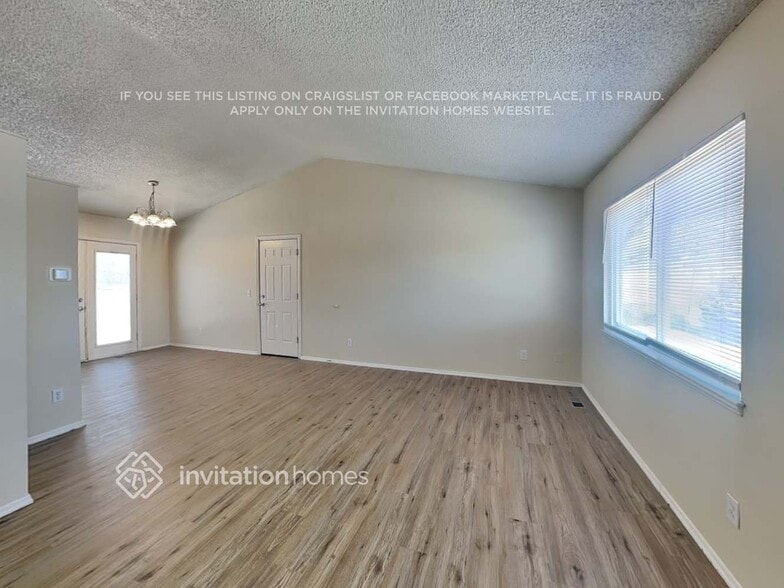 Building Photo - 9883 Cook St