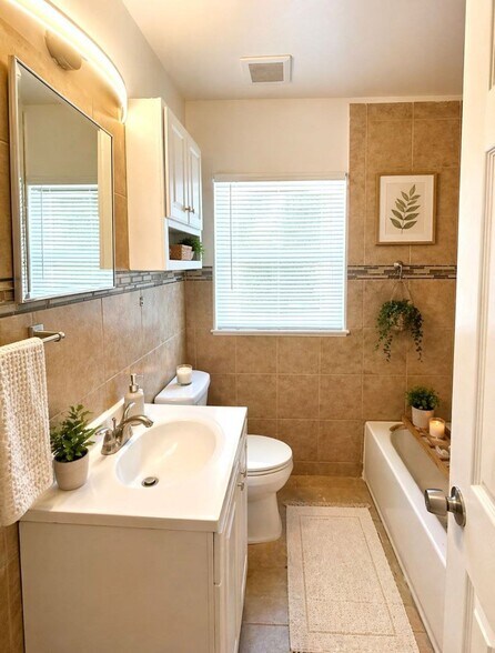 Building Photo - 9 Areca Dr