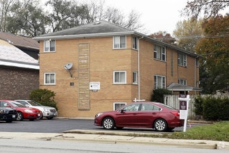 Building Photo - 1511 E Roosevelt Rd