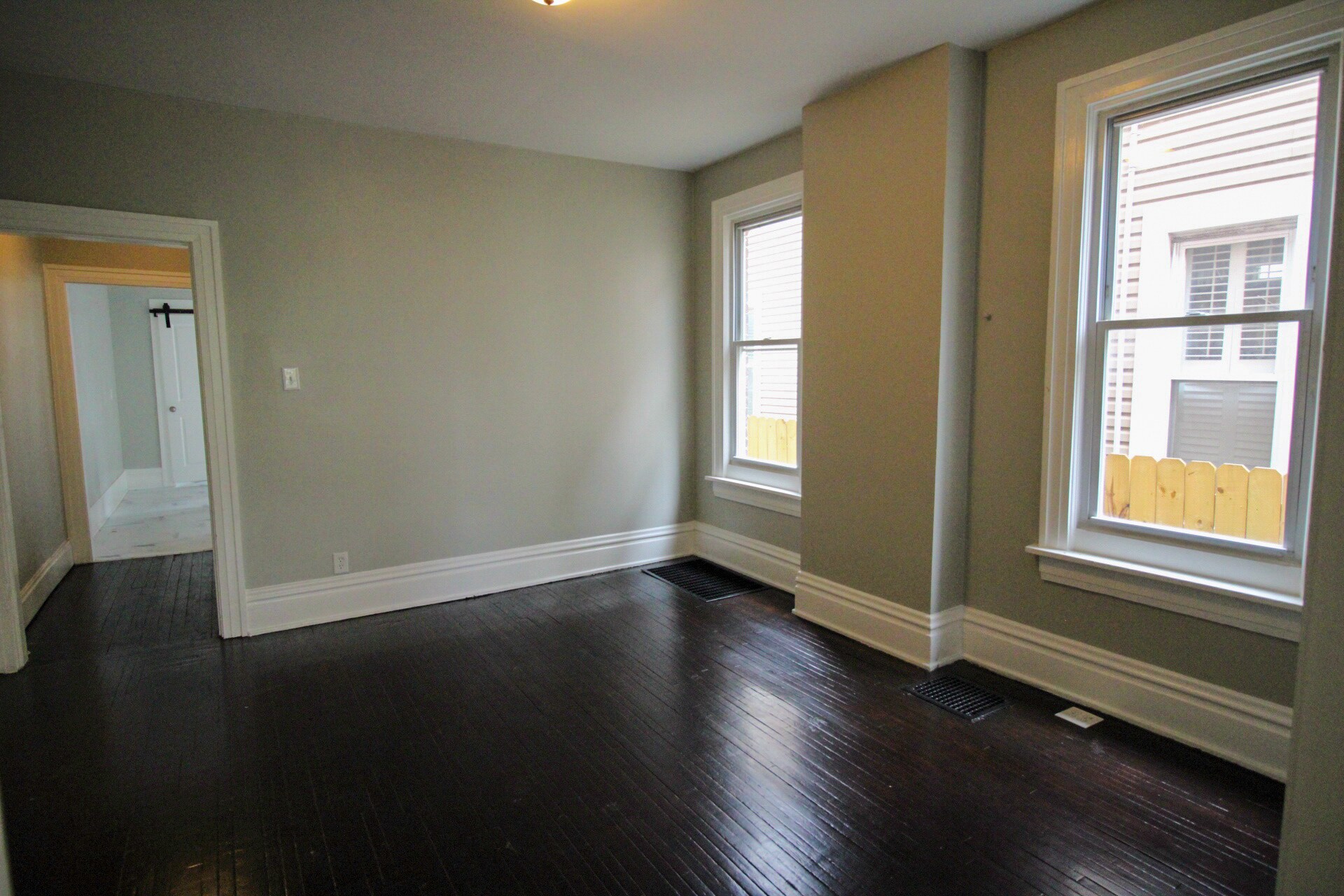 Building Photo - 422 S Monroe Ave