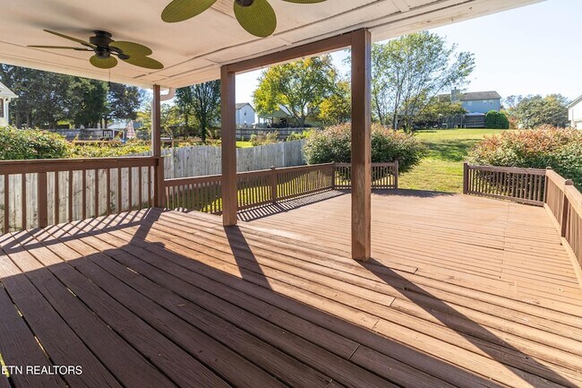 Building Photo - 1817 Sedgewick Dr