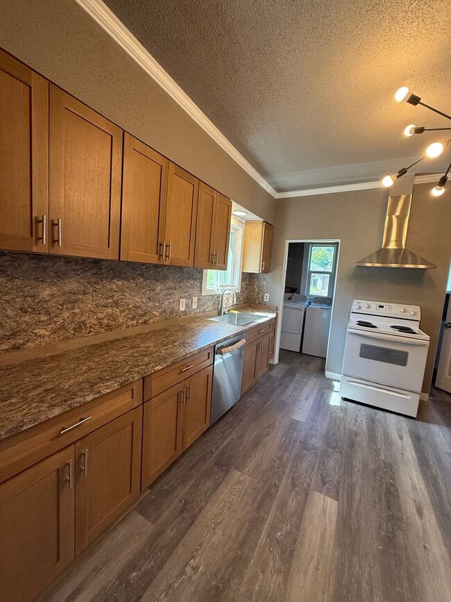 Building Photo - 3ba 1ba in Hoquiam