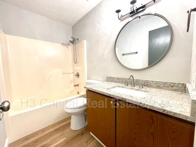 Building Photo - 130 Brookview Dr