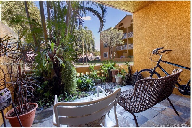 Primary Photo - 9731 Fontainebleau Blvd