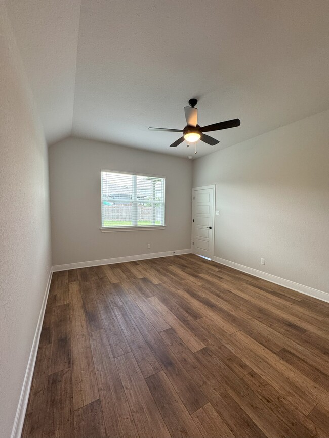 Building Photo - 125 Skyflower Ln