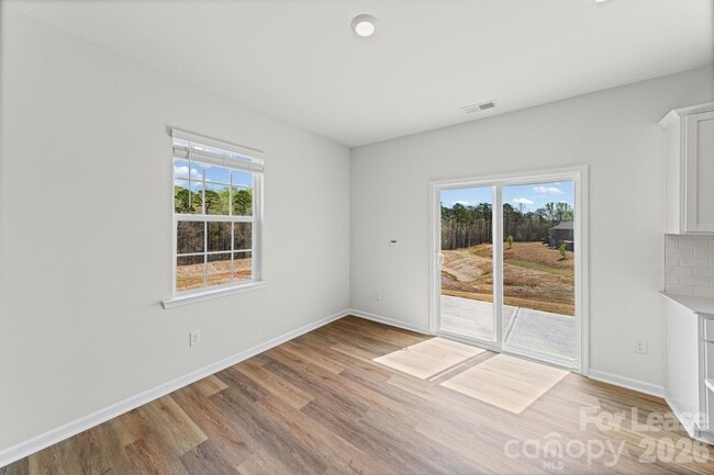 Building Photo - 204 Calvin Crk Dr