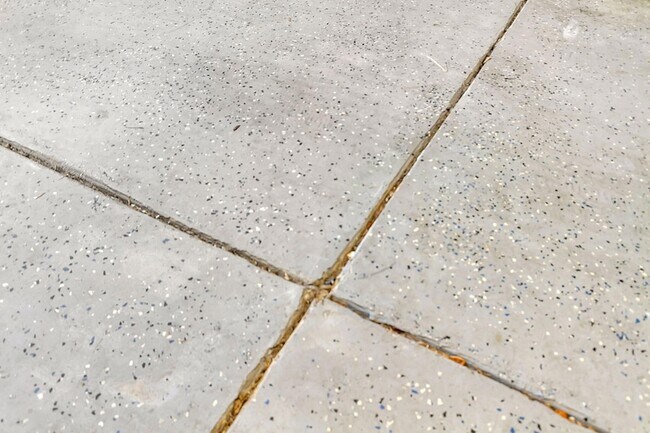 Building Photo - 534 Alderly Dr