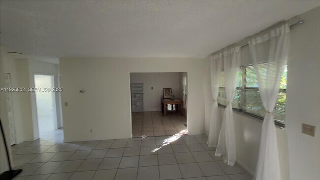 Building Photo - 274 SW 9th St