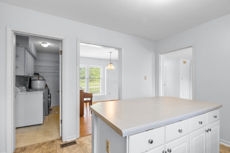 Building Photo - 736 Comet Dr