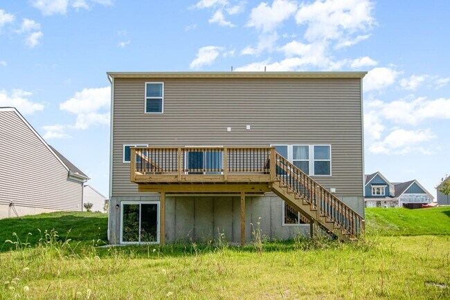 Building Photo - Brand new construction in well-kept HOA co...