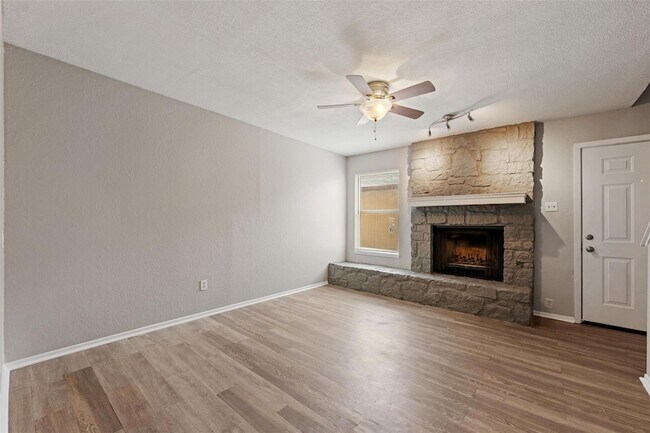 Building Photo - 1805 Rawhide Loop