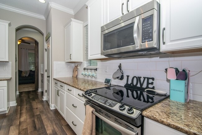 Building Photo - 8114 Champions Forest Way