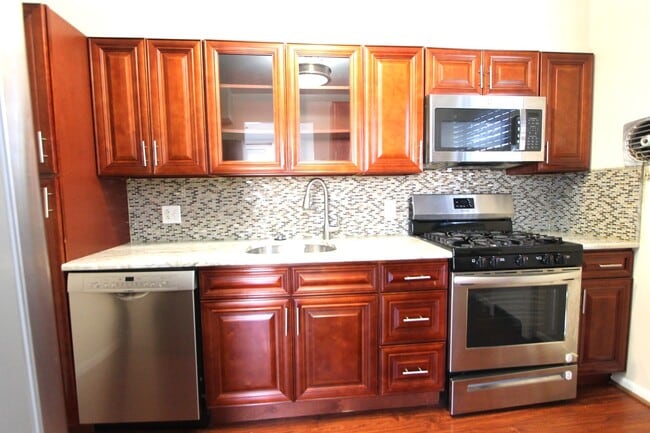 Building Photo - 6460 Ardleigh St