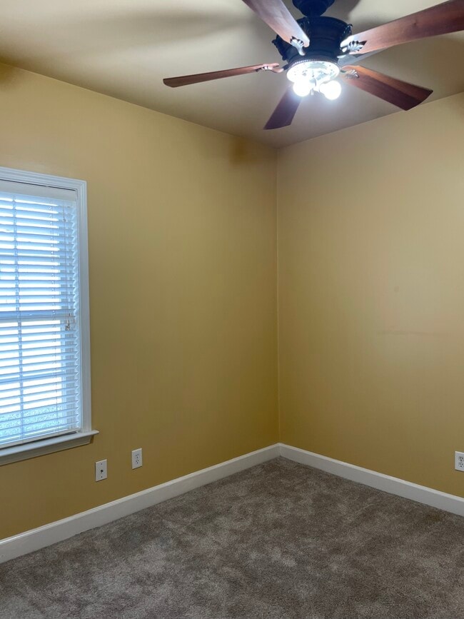 Building Photo - 364 Split Rail Dr