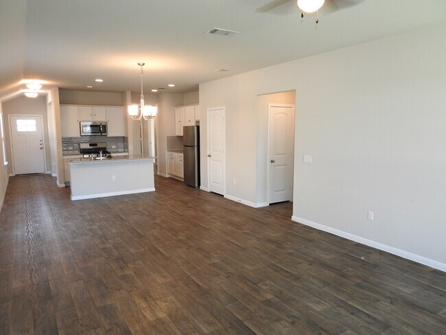 Building Photo - 621 Callahan Ln