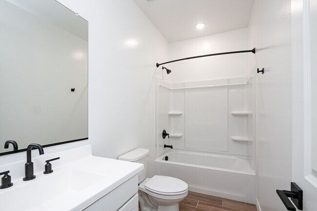 Building Photo - MOVE IN SPECAILS!! ONE MONTH RENT FREE!! Laveen Home Up For RENT! 4BD 2.5 BA