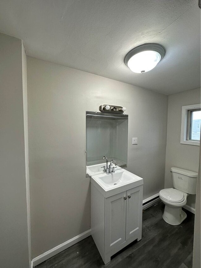 Building Photo - 1514 Cedar Ave