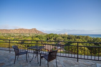 Building Photo - 134 Kapahulu Ave