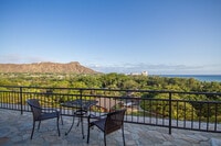 Building Photo - 134 Kapahulu Ave