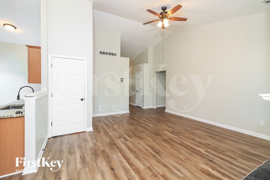 Building Photo - 173 Elderberry Point