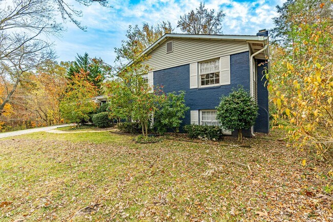 Building Photo - Charming 4 Bed SFH in Alexandria!