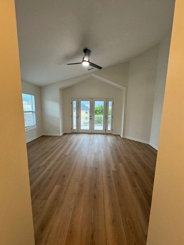 Building Photo - 4485 Ocean View Ave