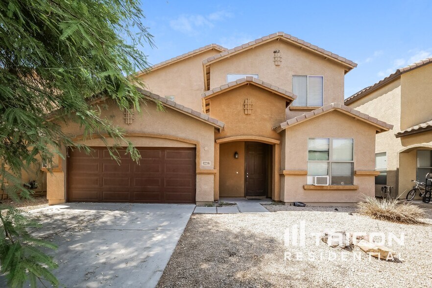 Primary Photo - 42246 W Lunar St