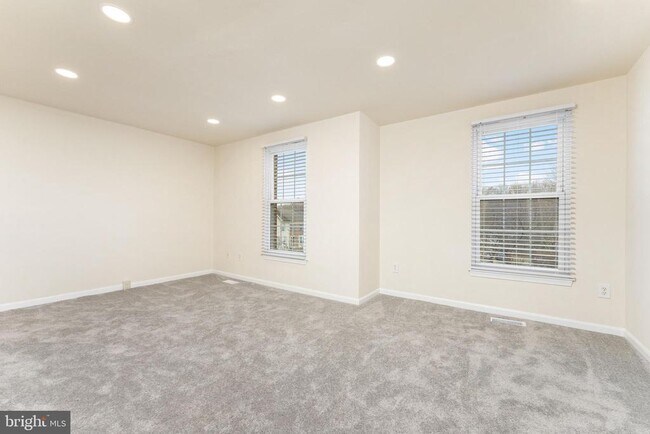 Building Photo - 3421 Belleplain Ct