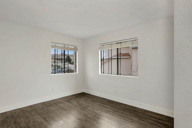 Building Photo - 4 Bed | 3 Bath | 1,979 Sq. Ft. | Stunning ...