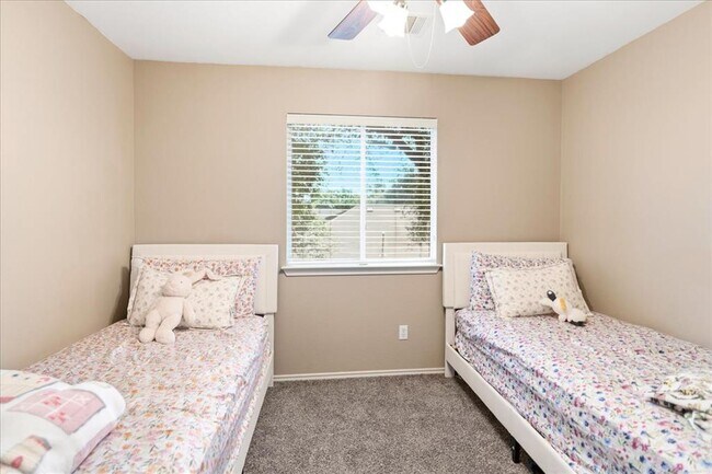 Building Photo - 10517 S Canoa Hills Trail
