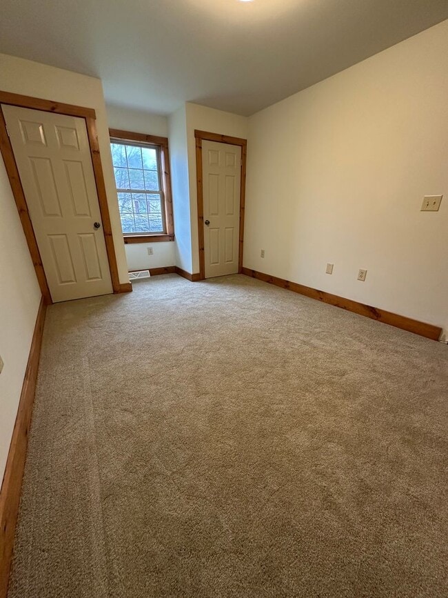 Building Photo - 3 Bedroom Townhouse Leola