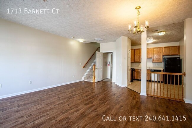 Building Photo - 1713 Barnett Ct