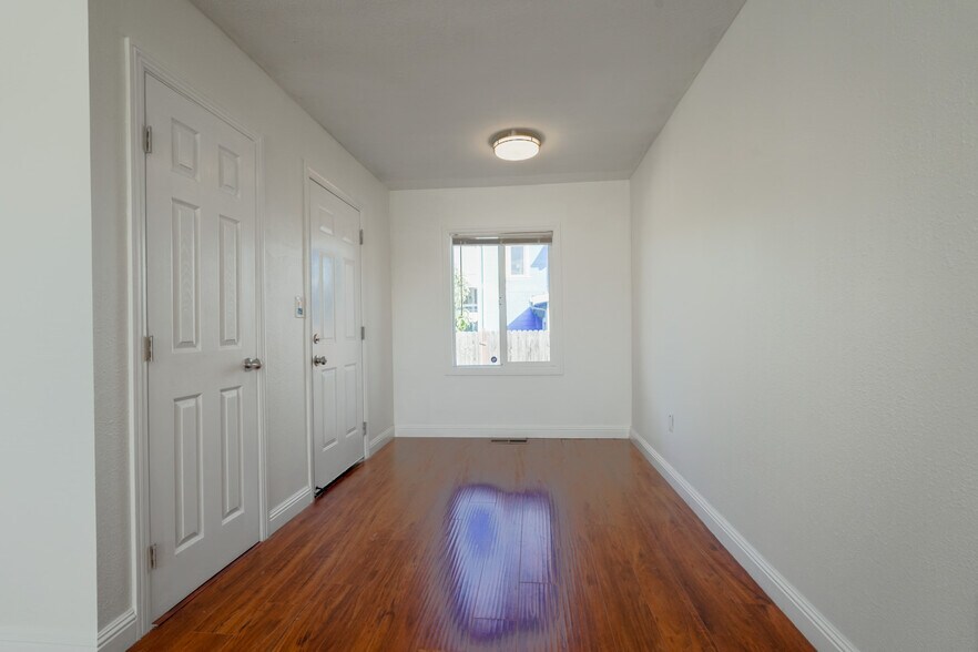 Building Photo - 3765 Angelo Ave