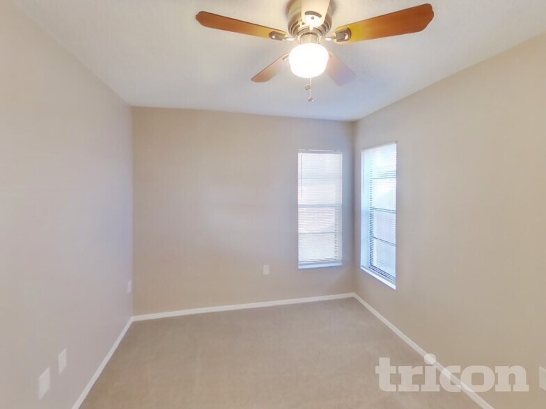 Building Photo - 10919 Livingston Dr