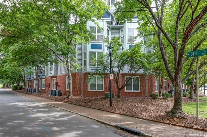 Building Photo - 509 N Graham St