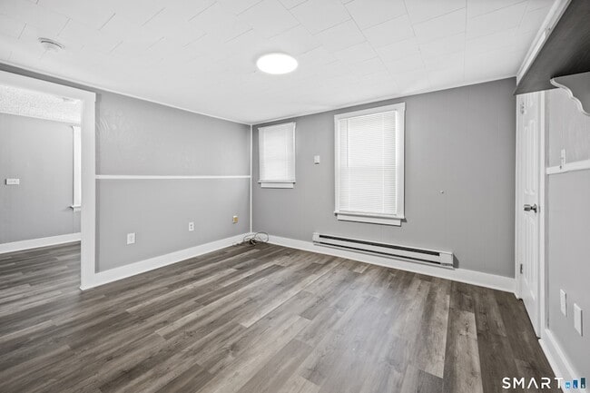 Building Photo - 62 Edgewood Rd