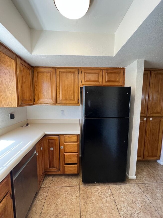 Building Photo - Apply Here www.realty480pm.appfolio.com/listings